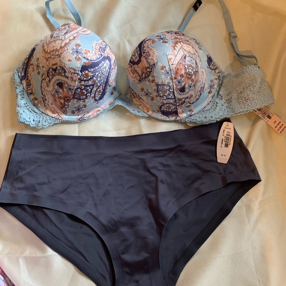 NWT Victoria secret push up bra set